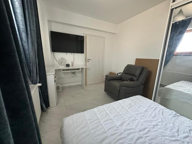 Apartament cu 4 camere semidecomandat în Bragadiru