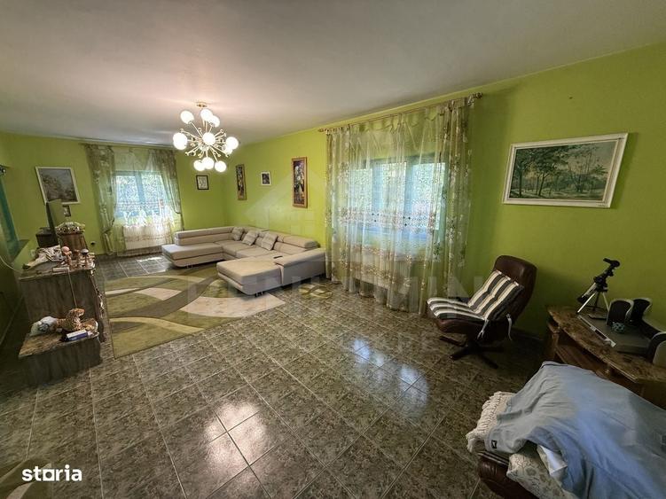 Casă cu 4 camere în Rovine