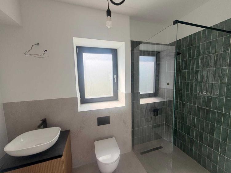 Casă cu 4 camere în Corbeanca