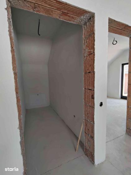 Casă cu 4 camere cu Teren 700 Mp în Sângeorgiu de Mureș