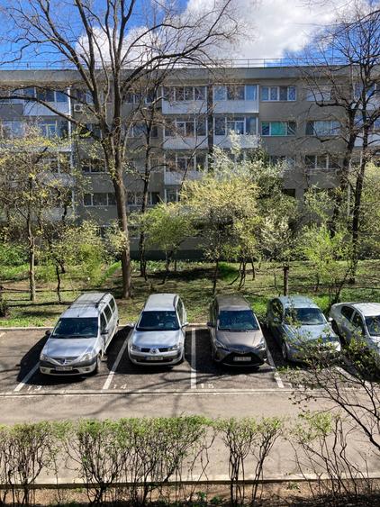 Apartament cu 2 camere decomandat în Olteni