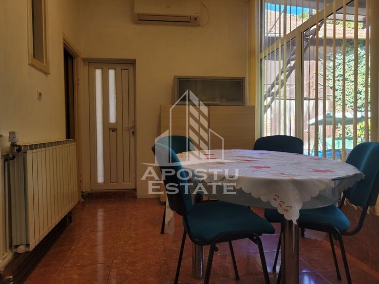 Apartament cu 3 camere decomandat, mobilat în Complex Studențesc