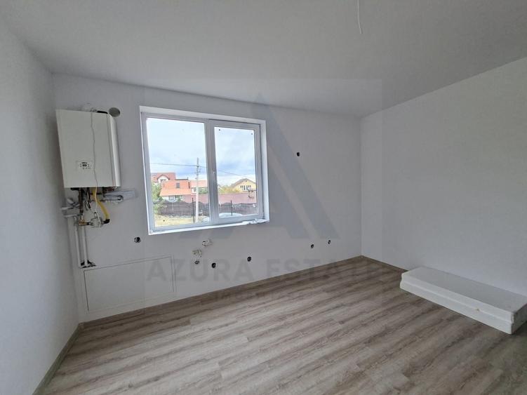 Duplex cu 5 camere cu Canalizare în Exterior Vest