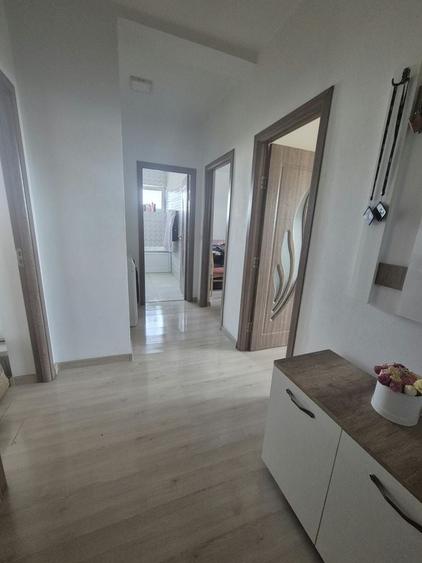 Apartament cu 2 camere decomandat în Giroc