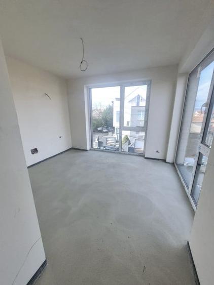 Duplex cu 4 camere cu Canalizare în Andrei Mureșanu