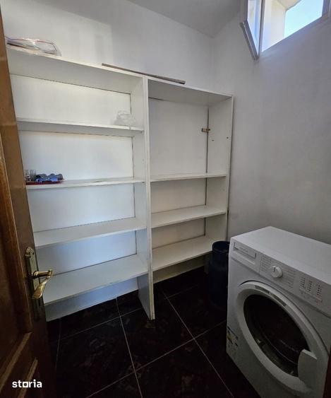 Casă cu 4 camere decomandat în Sânmartin