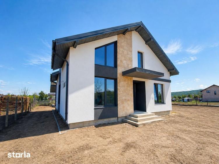 Casă cu 4 camere cu Teren 380 Mp în Dancu