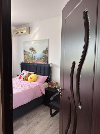 Apartament cu 3 camere semidecomandat în Crângași