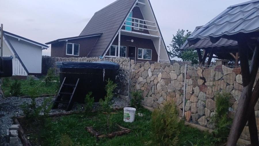 Casă cu 4 camere cu Teren 800 Mp în Central