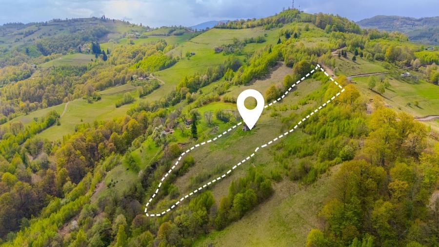 Teren agricol extravilan de 18537 mp, în Poiana Mărului