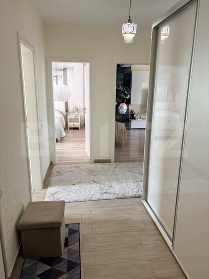 Apartament cu 2 camere decomandat, mobilat în Tractorul