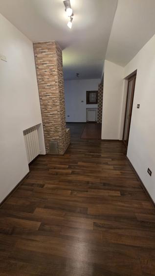 Casă individuală cu 6 camere cu Canalizare în Dancu