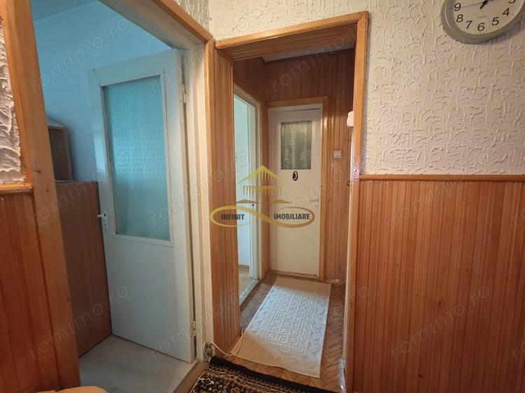 Apartament cu 3 camere decomandat, mobilat în Alexandru cel Bun