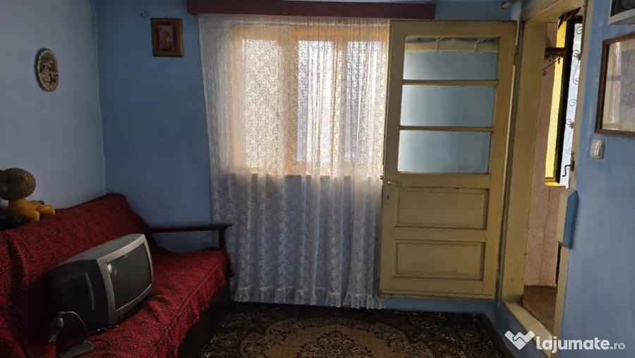 Casă cu 4 camere cu Teren 600 Mp în Central