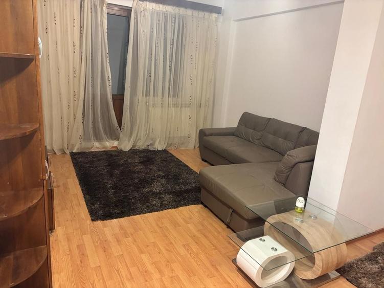 Apartament cu 2 camere decomandat, mobilat în Central