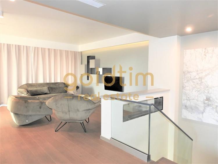 Apartament cu 4 camere semidecomandat, mobilat în Iancu Nicolae