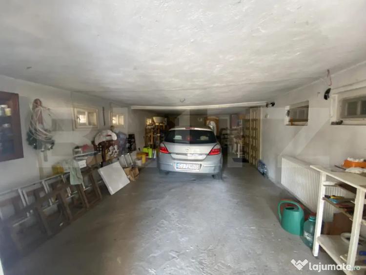 Casă cu 7 camere cu Teren 595 Mp în Central