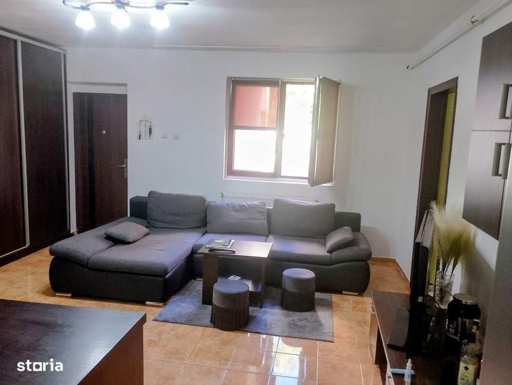 Apartament cu 3 camere în Telegrafului