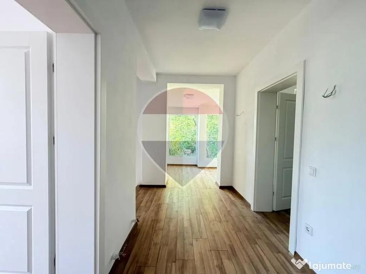 Casă cu 4 camere cu Teren 500 Mp în Central
