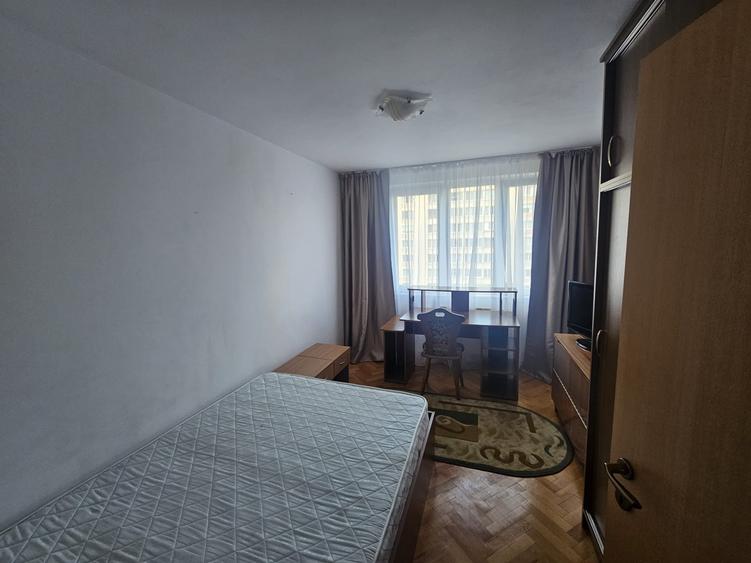 Apartament cu 3 camere decomandat, mobilat în Centrul Civic