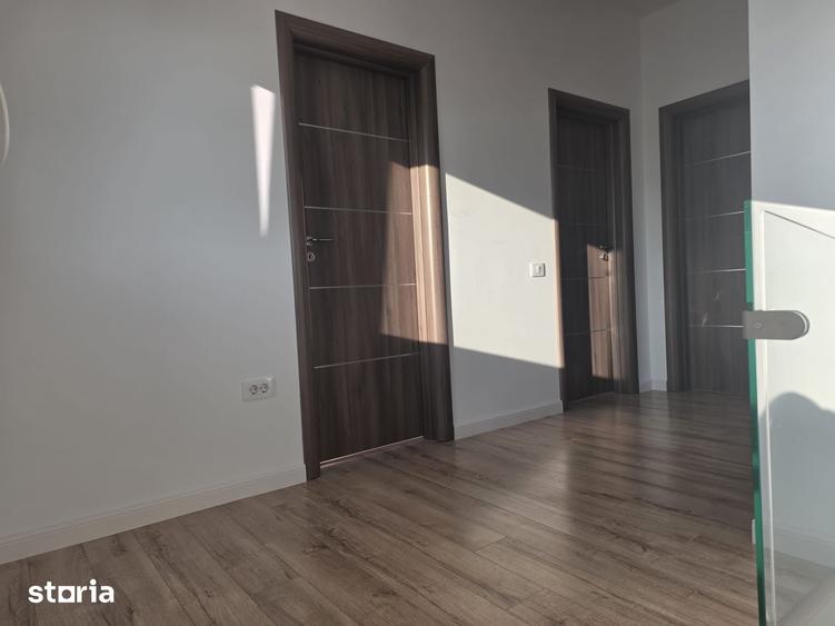 Casă cu 5 camere cu Teren 301 Mp în Nuci
