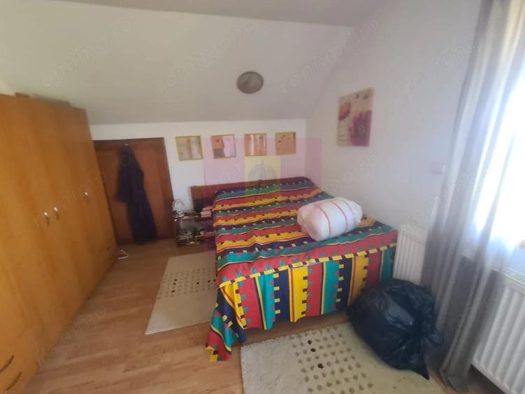 Casă cu 5 camere cu Teren 2177 Mp în Ghioșești