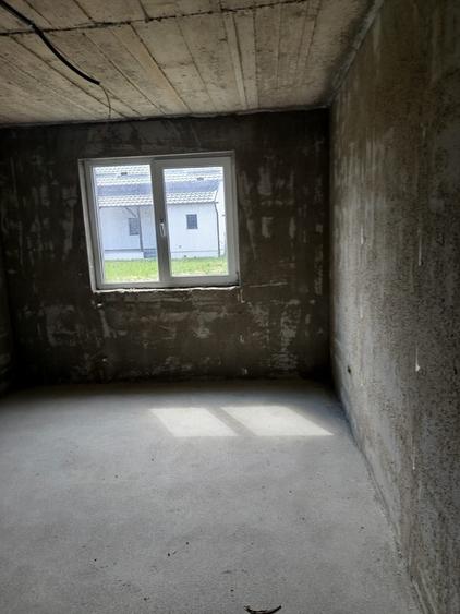 Casă cu 4 camere în Sasca Nouă