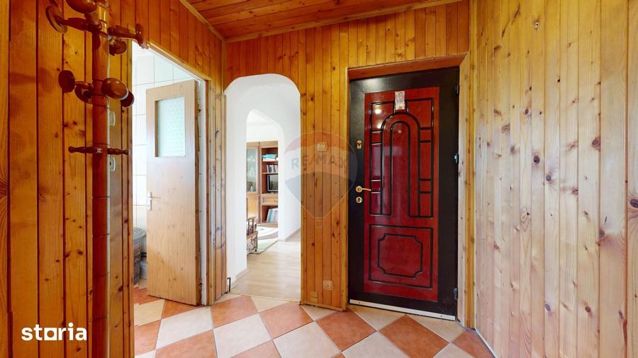 Apartament cu 3 camere decomandat în Central