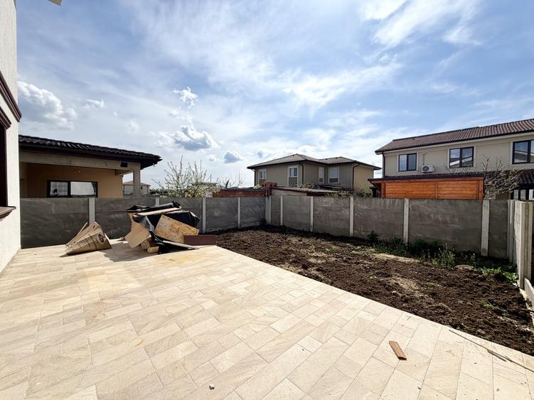 Duplex cu 4 camere cu Canalizare în Dumbrăvița