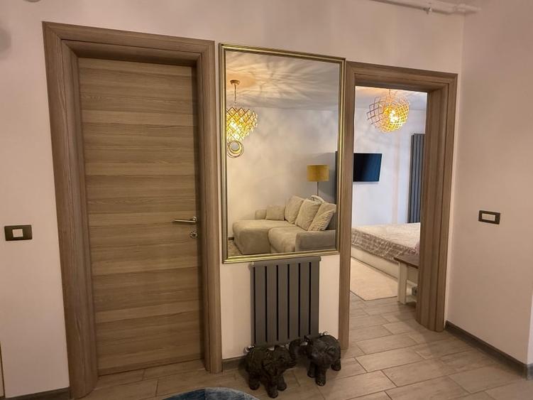 Apartament cu 2 camere semidecomandat, mobilat în Nord
