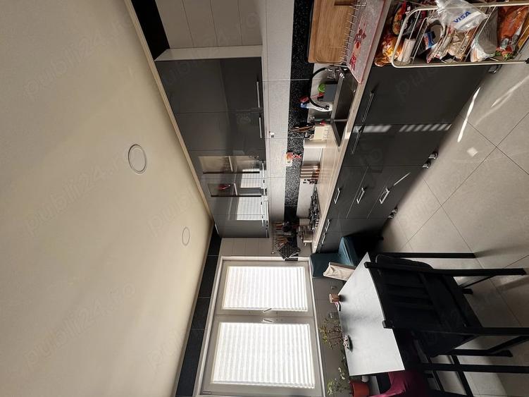 Apartament cu 3 camere semidecomandat în Crângași