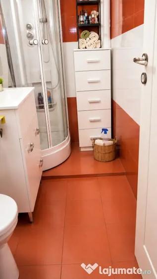 Apartament cu 2 camere nedecomandat în Astra
