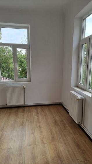 Apartament cu 4 camere decomandat în Kogălniceanu