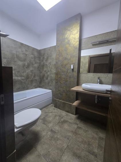 Apartament cu 2 camere decomandat, mobilat în Central