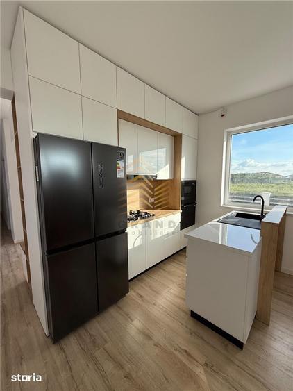Apartament cu 8 camere în Central