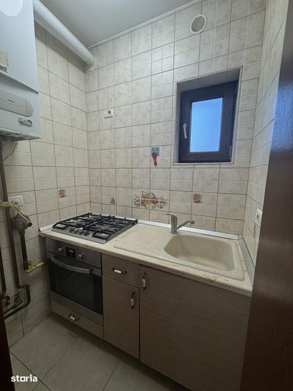 Casă cu 4 camere cu Teren 350 Mp în Girocului