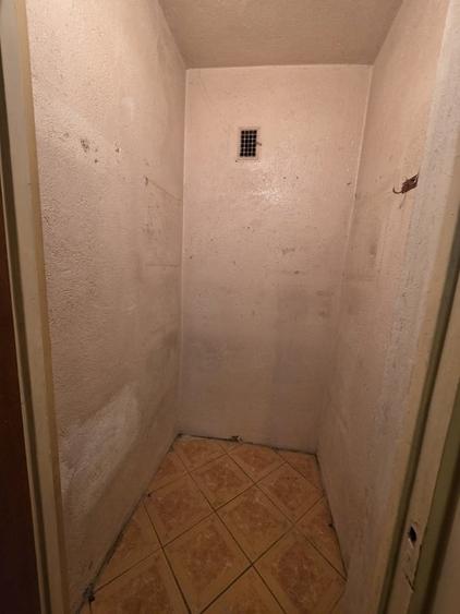 Apartament cu 4 camere semidecomandat în Titan