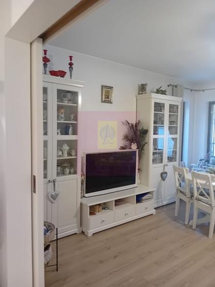 Casă individuală cu 5 camere cu Canalizare în Tei