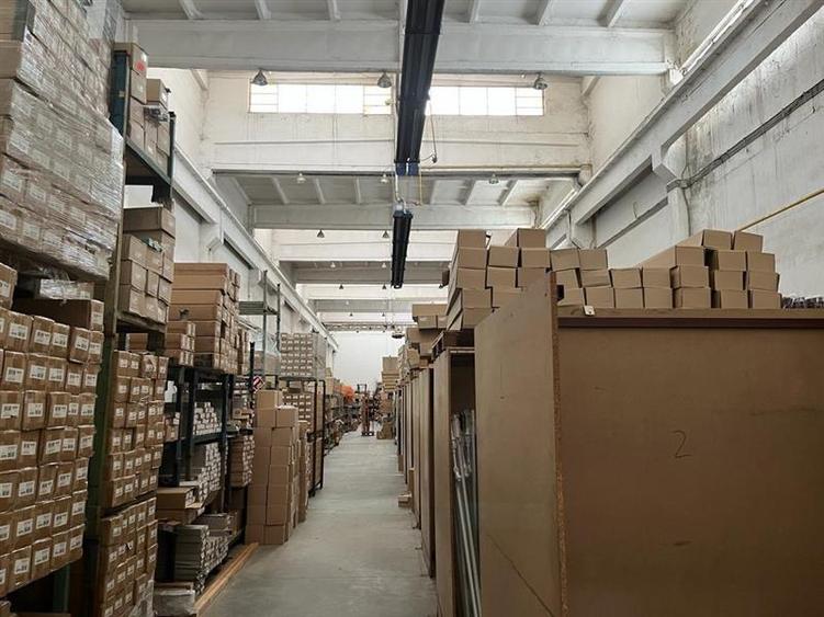 Spațiu industrial, de 700 mp, în Central