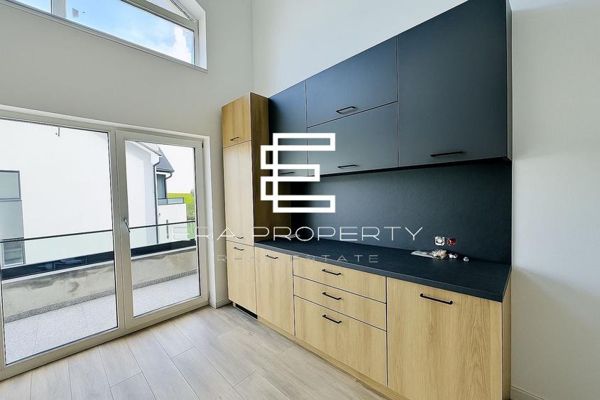 Penthouse cu 3 camere decomandat în Cristian