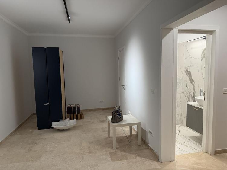 Spațiu comercial, de 140 mp, în Barbu Văcărescu