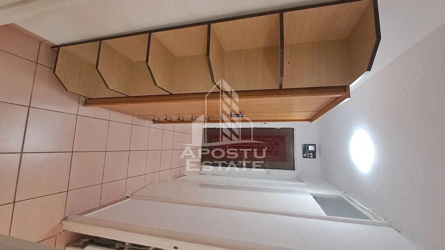 Garsonieră decomandată, mobilată în Complex Studențesc