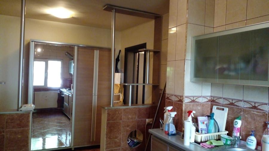 Apartament cu 3 camere decomandat în Drumul Taberei — fotografia 3