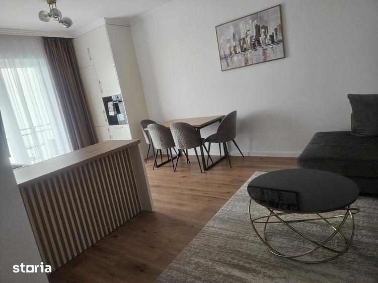 Apartament cu 3 camere decomandat în Ipotești
