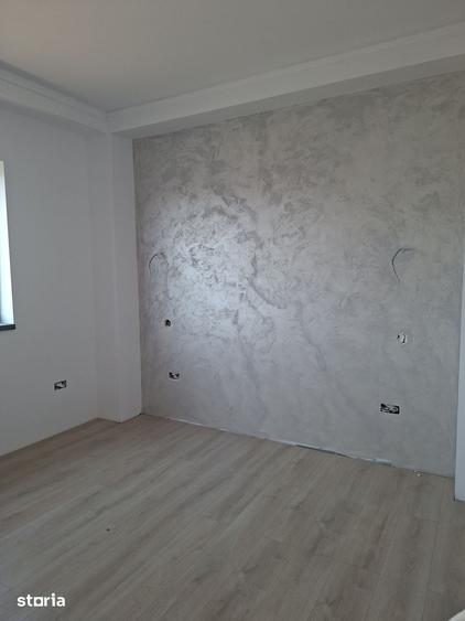Casă cu 4 camere cu Teren 400 Mp în Pielești
