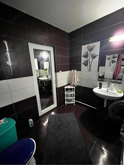 Casă cu 3 camere cu Teren 1285 Mp în Central