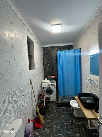 Casă cu 4 camere cu Teren 50 Mp în Central