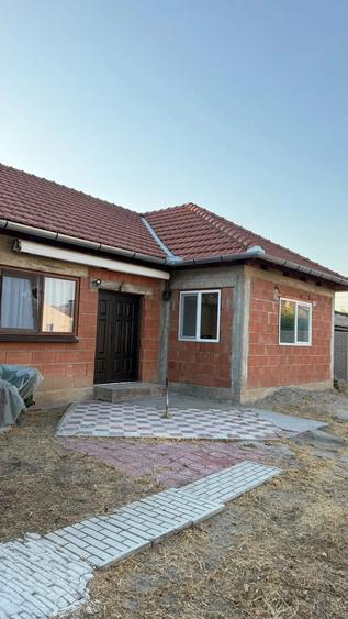 Casă cu Teren 600 Mp în Central