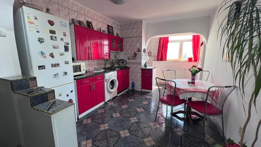 Apartament cu 2 camere decomandat în Drumul Taberei
