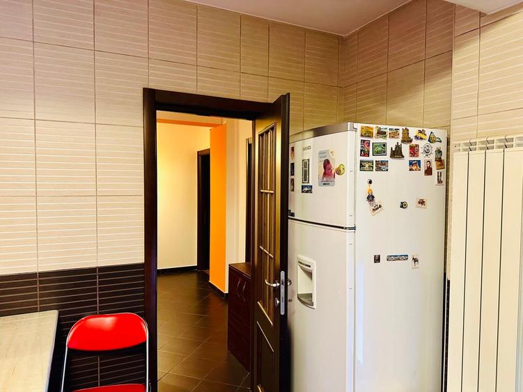 Apartament cu 3 camere decomandat, mobilat în Ștefan cel Mare
